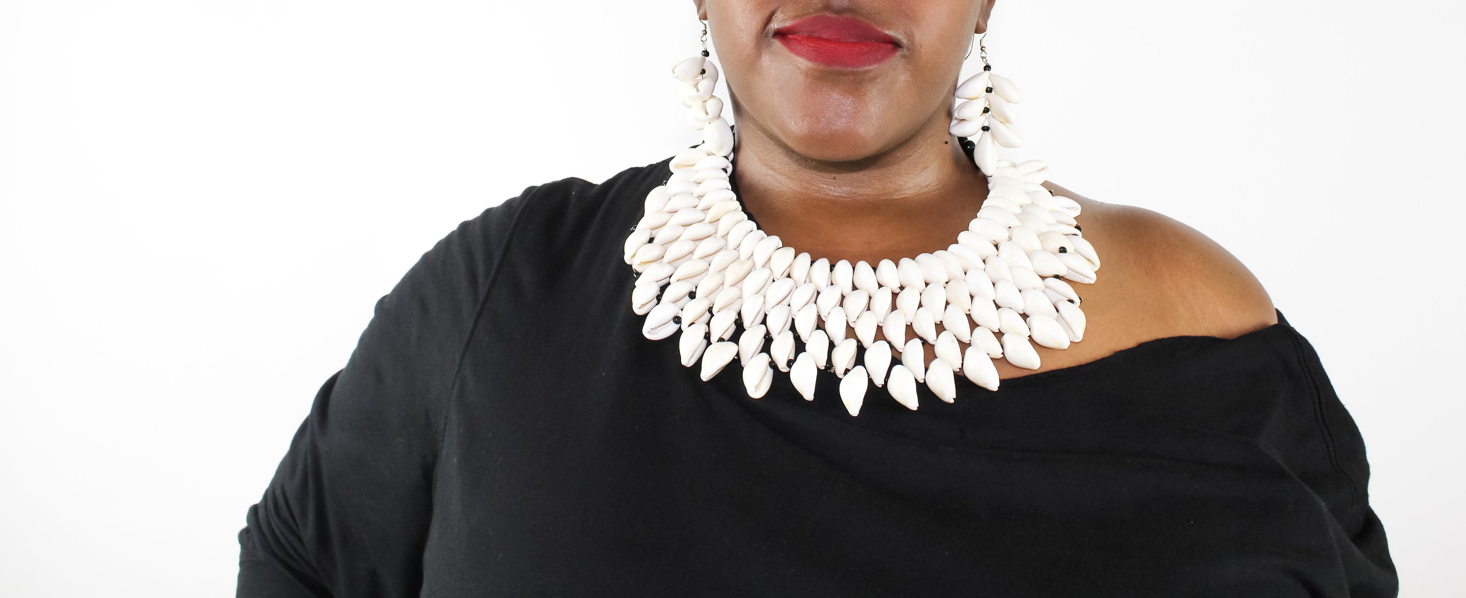 Larg Cowrie Shell Necklace Set